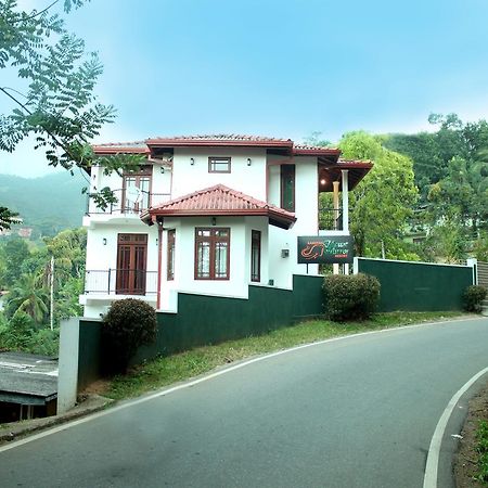 Mount Mirror Resort Kandy Esterno foto