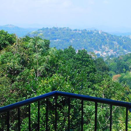 Mount Mirror Resort Kandy Esterno foto