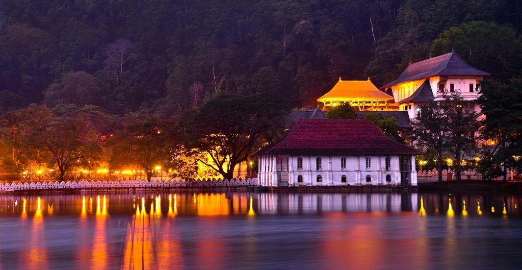 Mount Mirror Resort Kandy Esterno foto