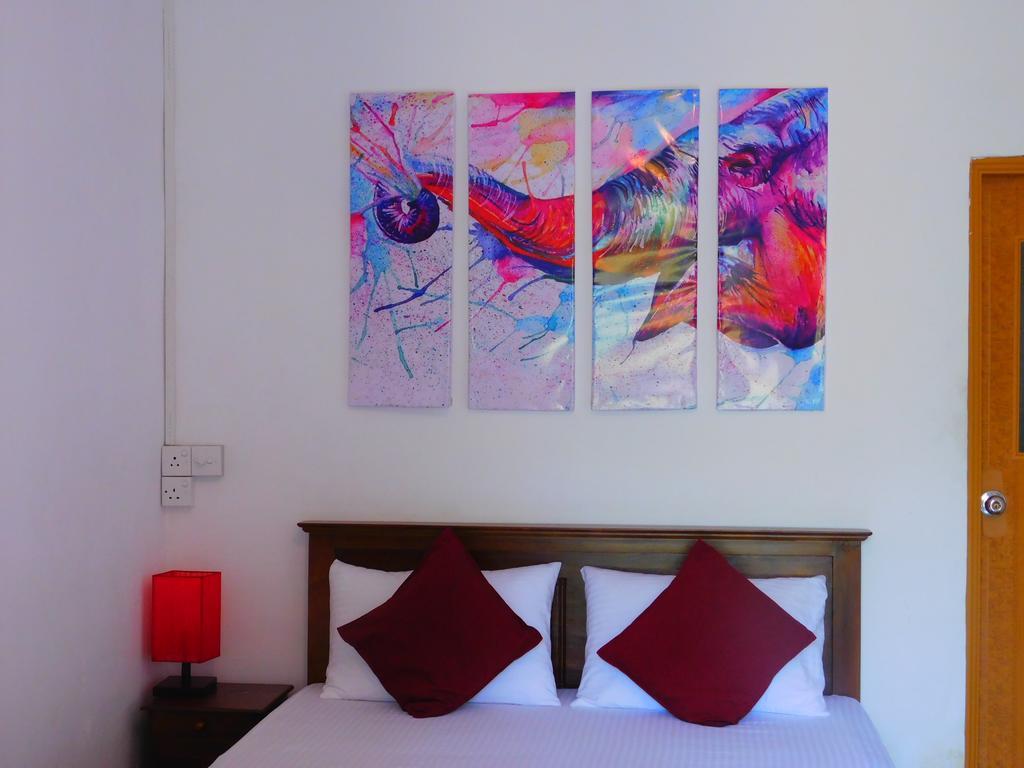 Mount Mirror Resort Kandy Esterno foto