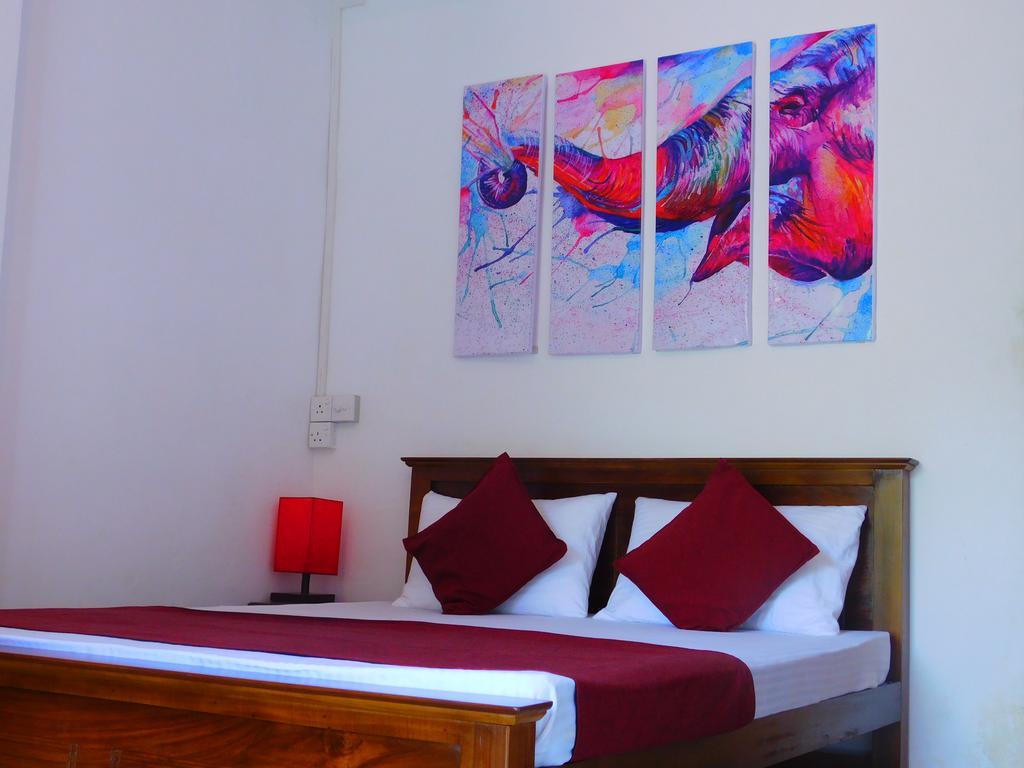 Mount Mirror Resort Kandy Esterno foto