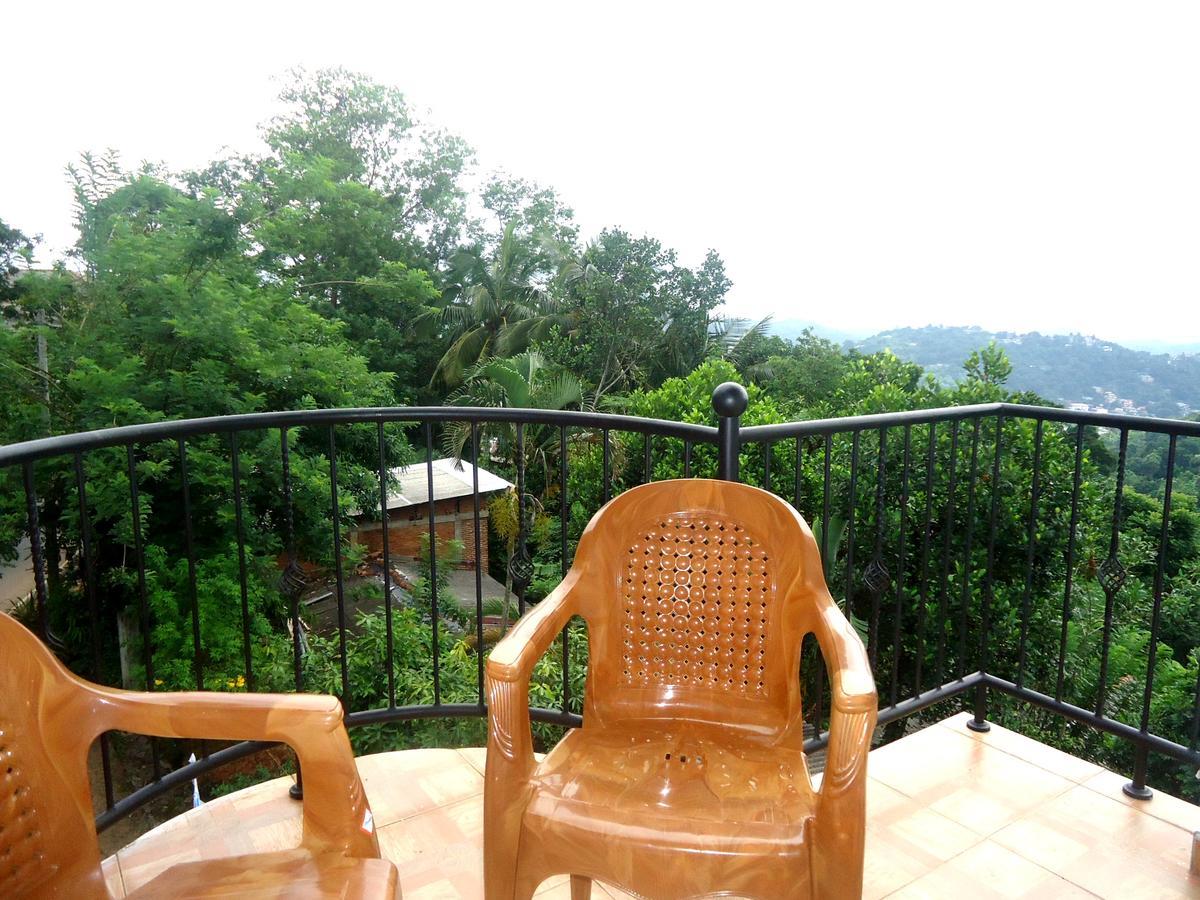 Mount Mirror Resort Kandy Esterno foto